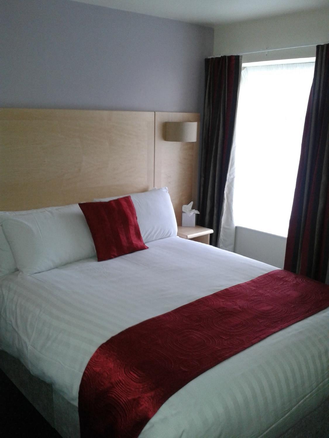 Cambridge Hotel Waterfront Brighouse Exterior foto